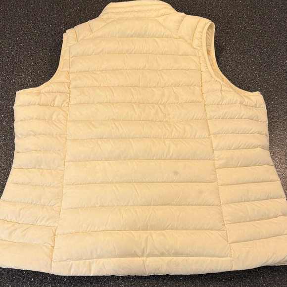 Patagonia Women's Cream Puffer Vest - size XL - Picture 6 of 6